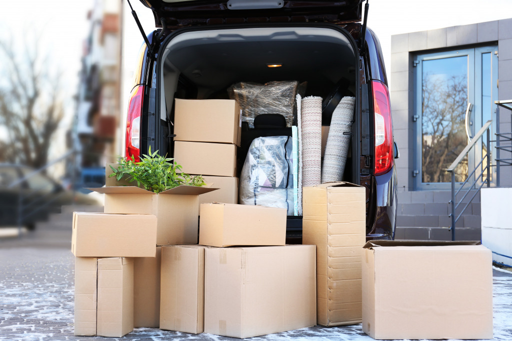 Bien louer un garde-meuble pour son déménagement : 7 conseils pour trouver  votre box de stockage